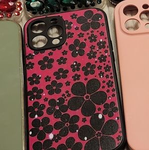 2 iPhone 12 pro max cell cases